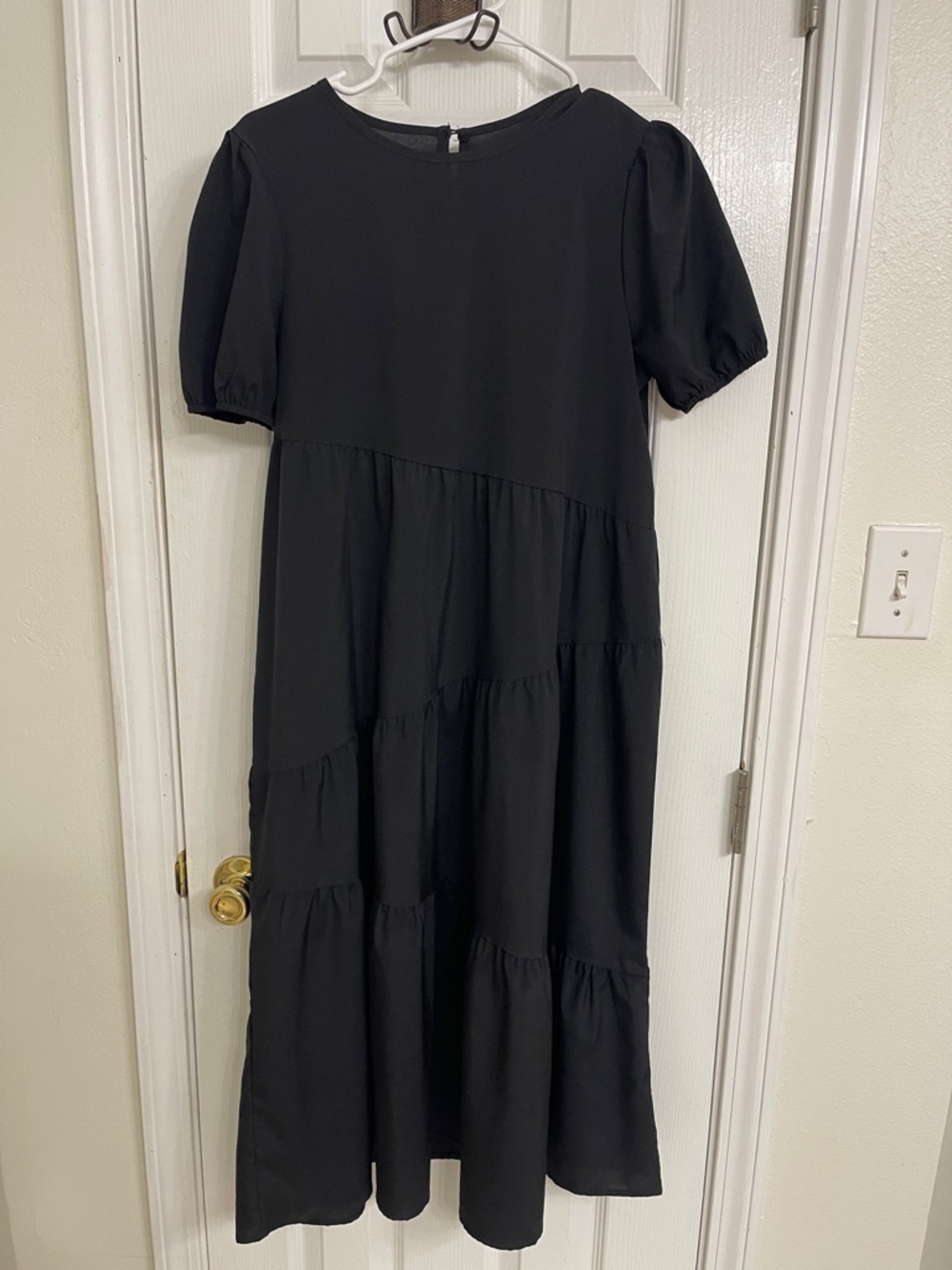 SHEIN Black Tiered Midi Dress with Puff Sleeves